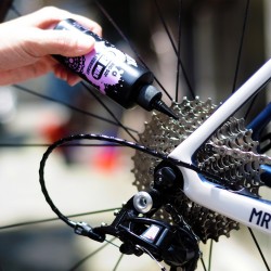 LUBRICANTE DE CADENA DE CERA 120ML BIC-50P CHEPARK 2